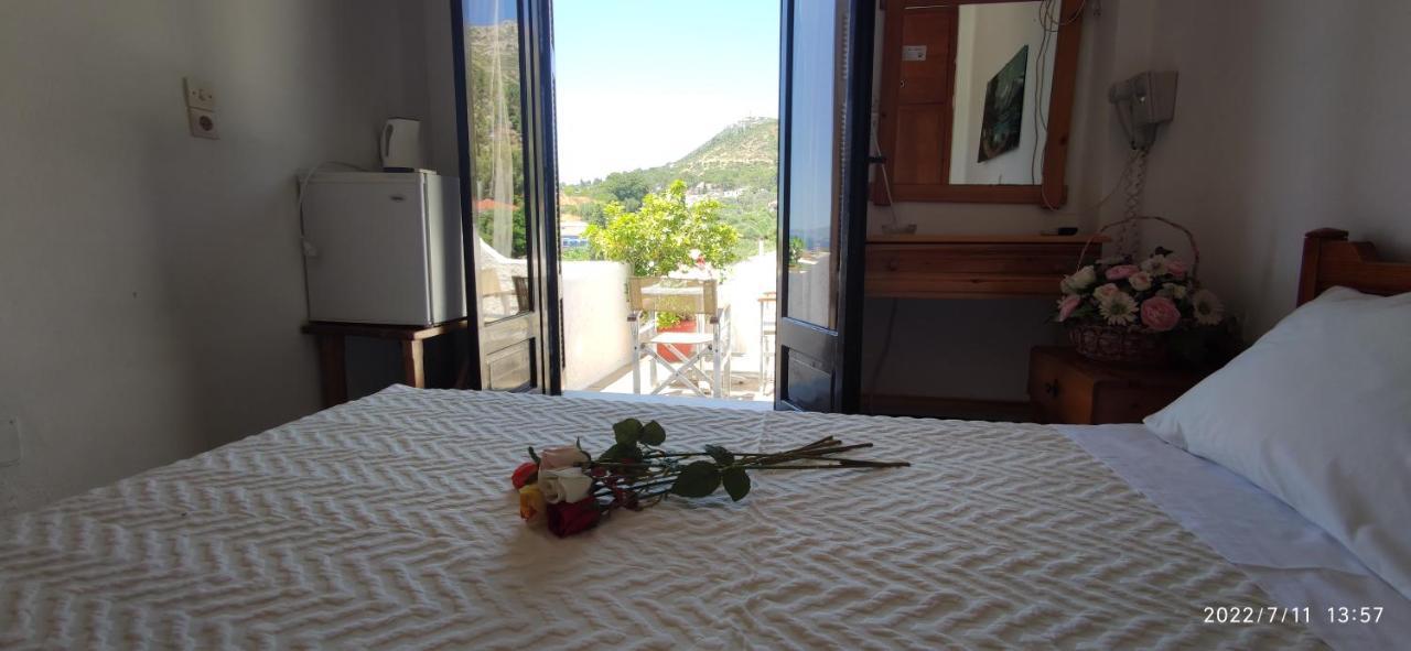 Odysseas Hotel Samos Екстер'єр фото