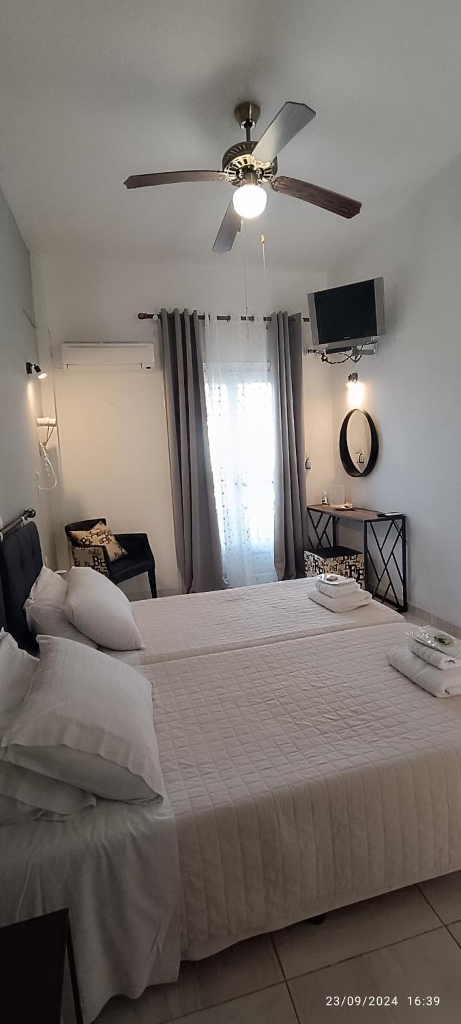 Odysseas Hotel Samos Екстер'єр фото